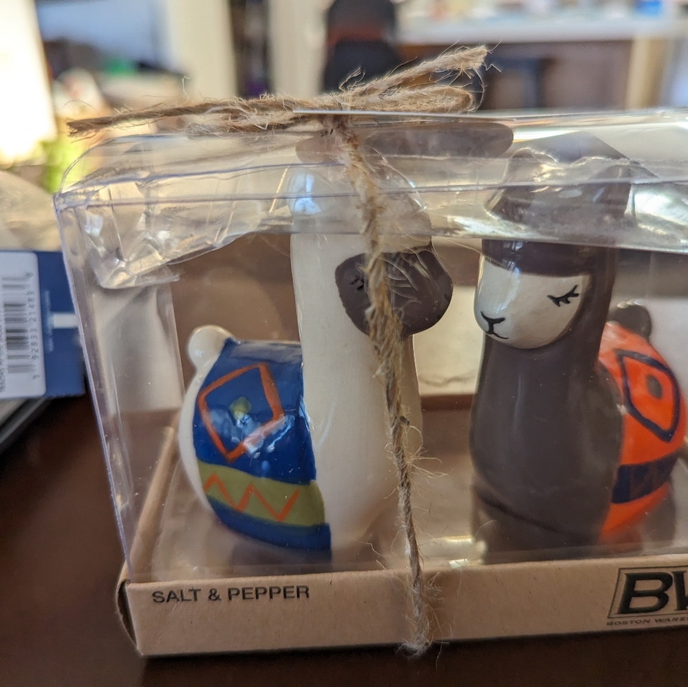 Boston Warehouse Llama Salt & Pepper Shakers
